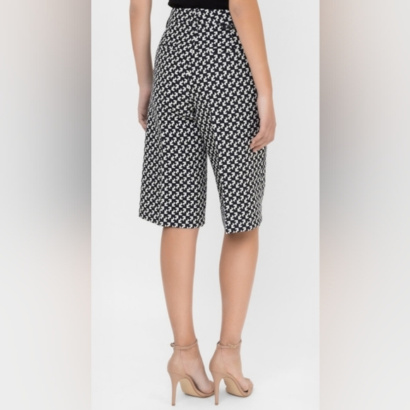 Off-White Formal Bermuda Shorts In Pop- Pattern Size 4 NWT - Picture 1 of 14
